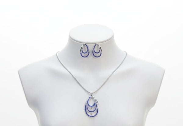 Traditional AD Pendant in Trend With Earrings