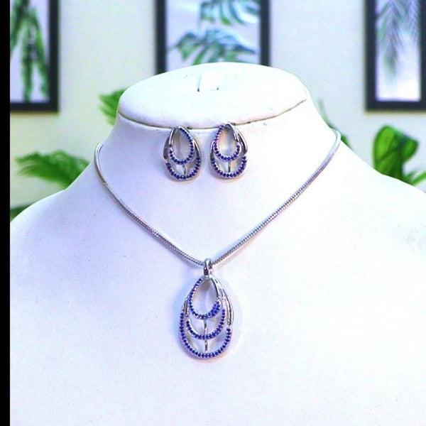 Traditional AD Pendant in Trend With Earrings