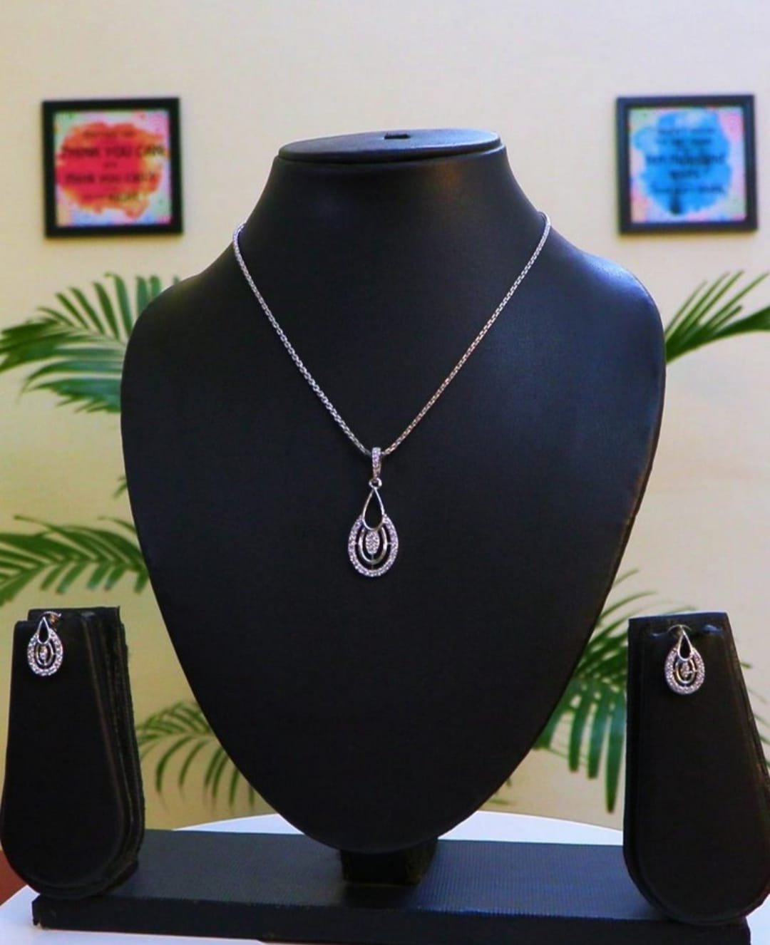 Elegant Pendant Set For Women With Earrings