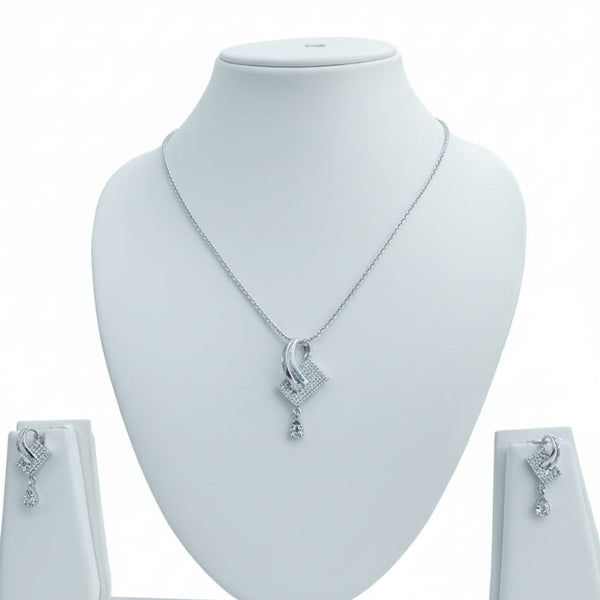 Elegant Pendant Set For Women With Earrings