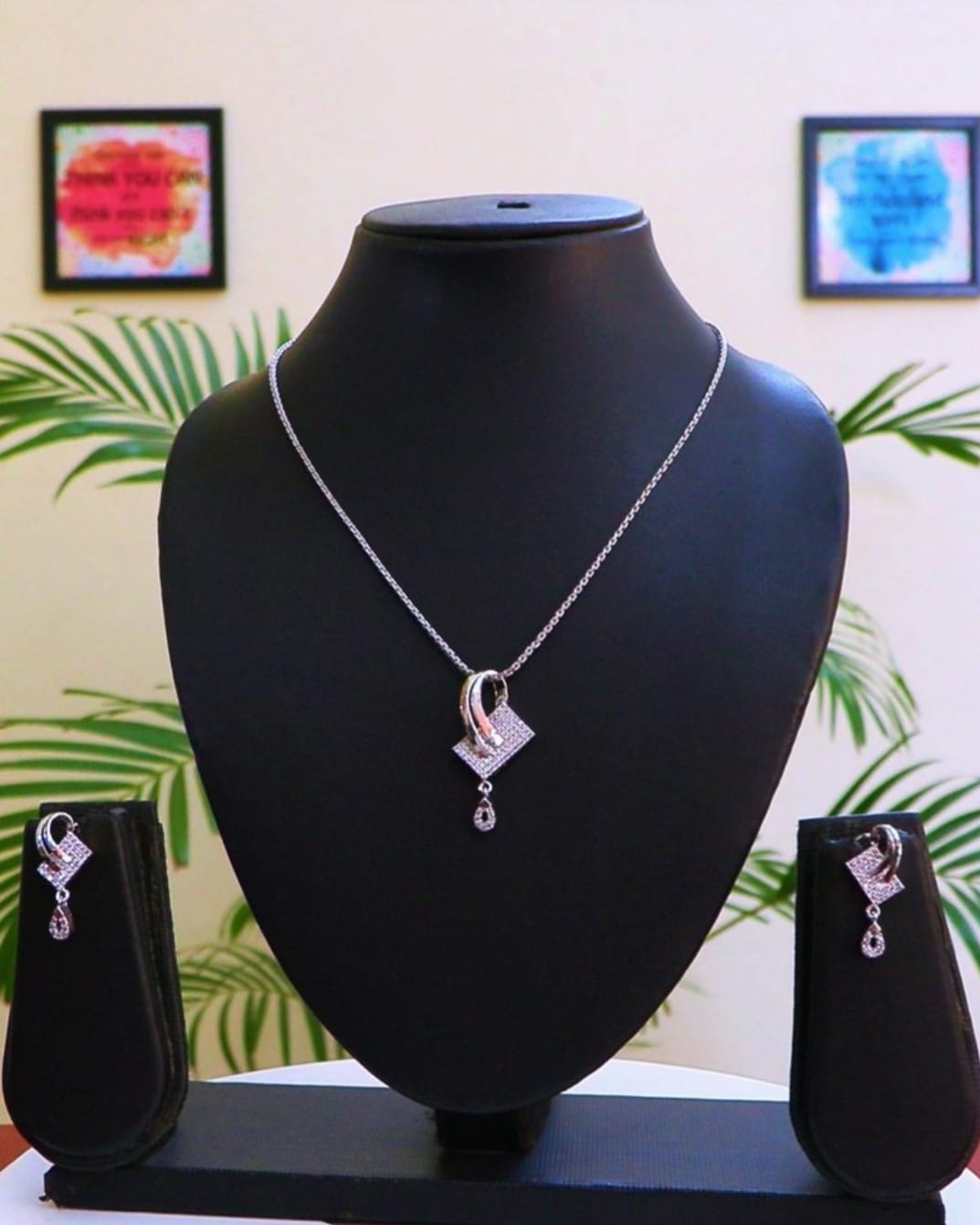 Elegant Pendant Set For Women With Earrings