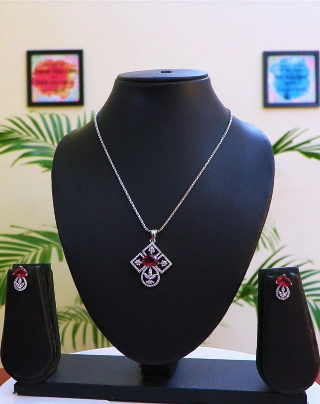 Latest Fashion Pendant set With Earrings