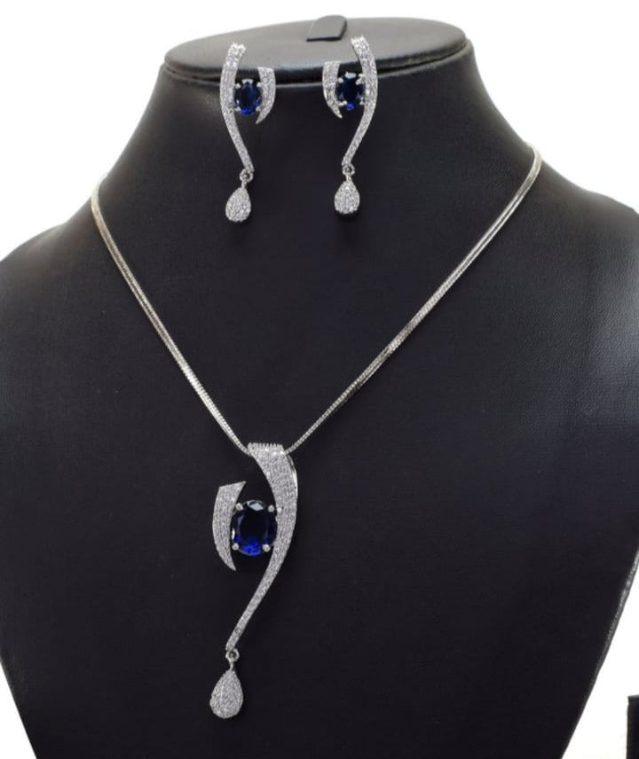 Award Winning Party Wear Pendant Design With Earrings