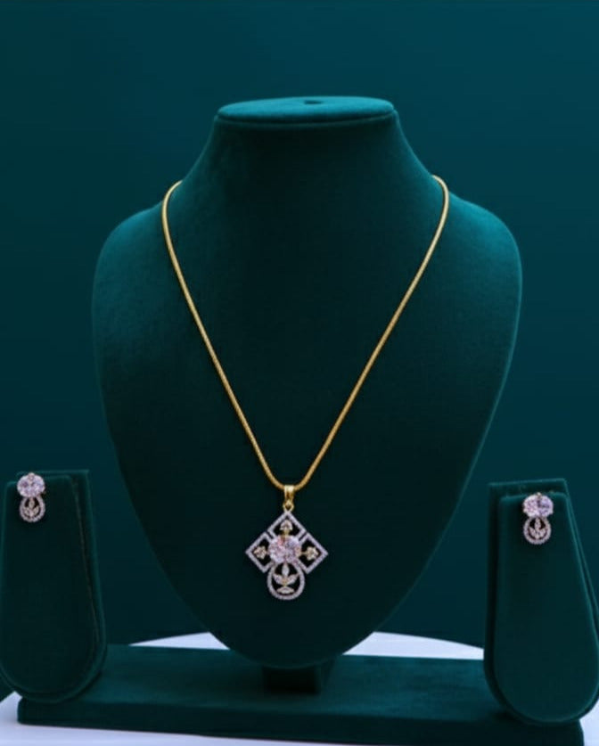 Latest Fashion Pendant set With Earrings